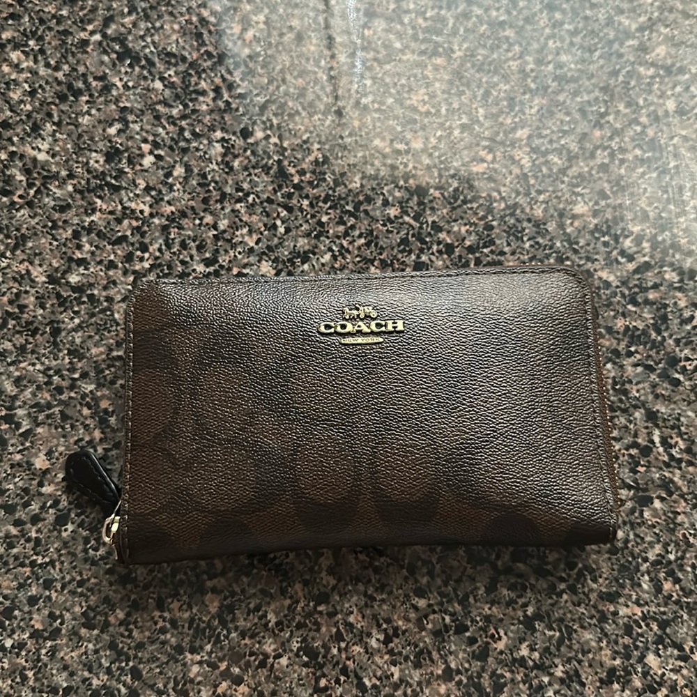 Authentic Coach Wallet - Picture 1 of 4